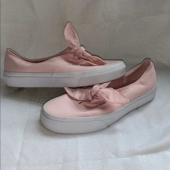 pink bow vans